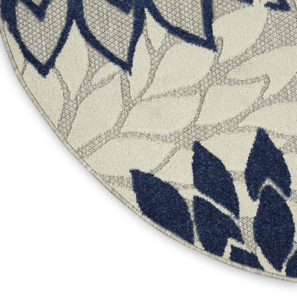 Stunning Indoor-Outdoor Floral Area Rug with Black and White Design for Modern Interiors