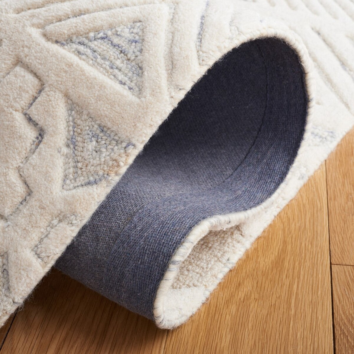 Stylish Hand-Tufted Bohemian Wool-Cotton Rug for Cozy Home Decor