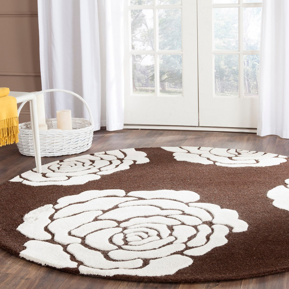 Safavieh Cambridge Hand-Tufted Wool Area Rug - Luxurious Plush Design for Contemporary Elegance in Every Room's Interior Decor