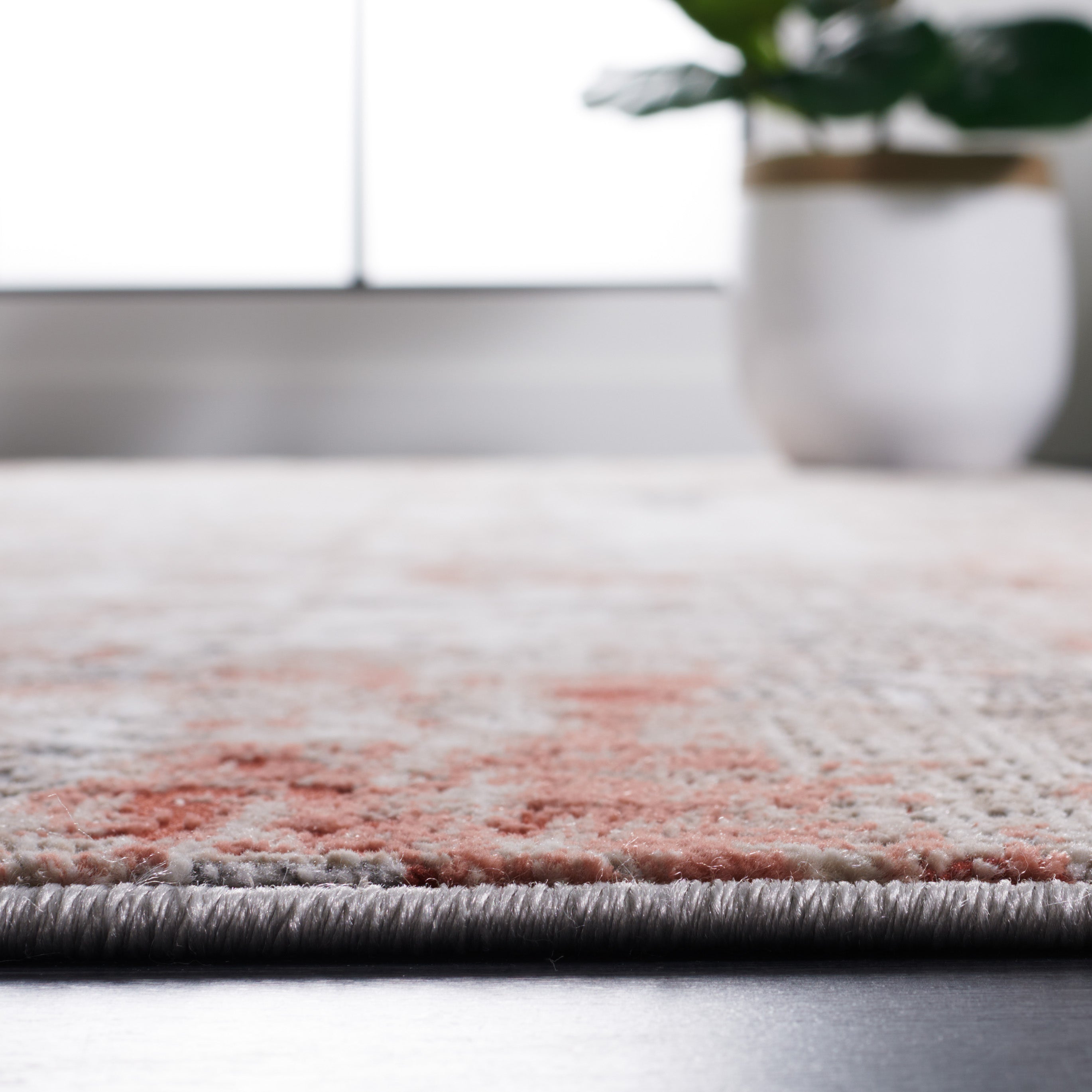 Elegant Power Loomed Area Rug: Luxurious Polyester, Cotton & Polypropylene Blend for Contemporary Spaces