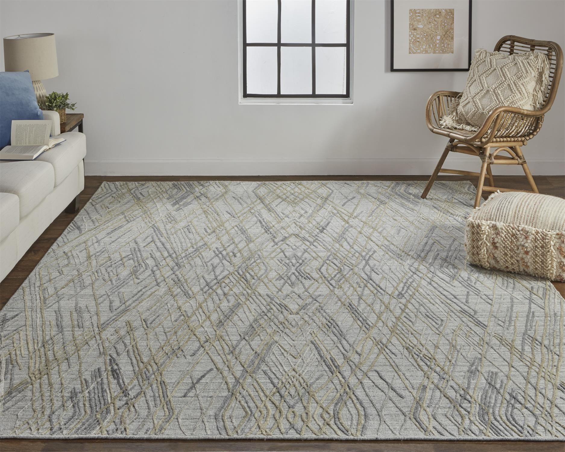 Exquisite Hand-Woven Area Rug with Elegant Gray and Ivory Abstract Design for Added Warmth and Stylish Ambiance