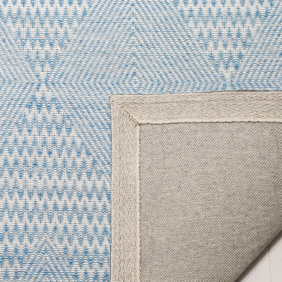 Elegant Marbella Hand - Woven Contemporary Rug with Luxurious Viscose - Cotton Pile for Home Decor