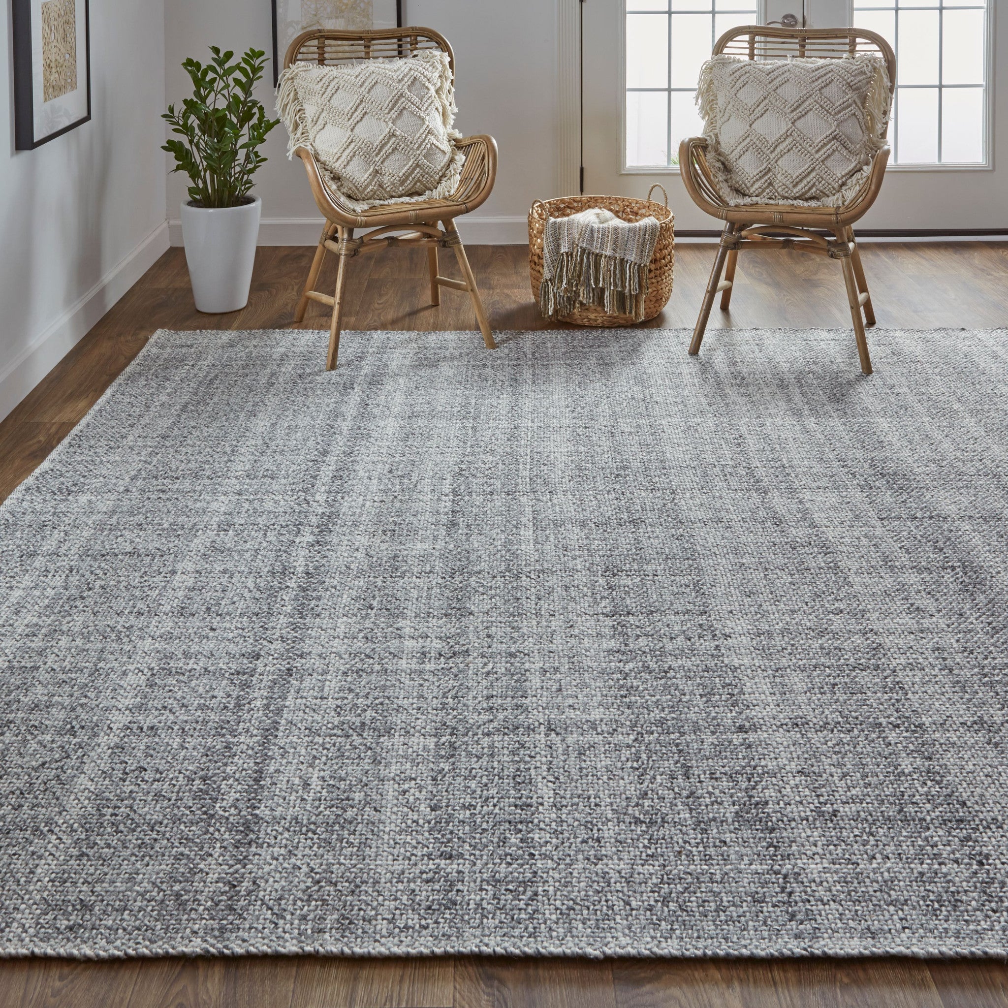 Exquisite Hand Woven Area Rug - A Distinctive and Artistic Addition for Your Home's Decor