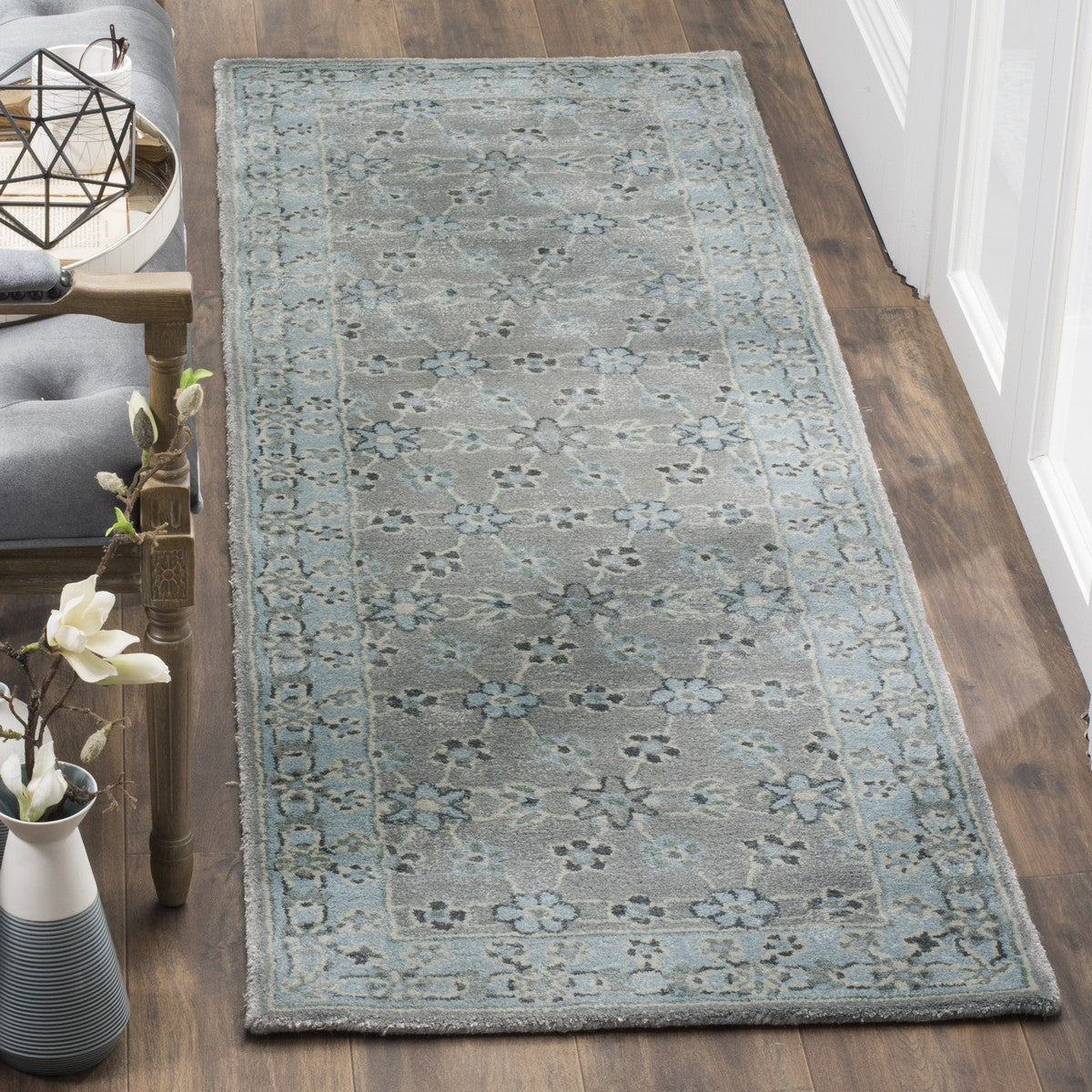 Bella Pure Wool Hand-Tufted Rug: Blending Global Design with Contemporary Style for Enduring Elegance