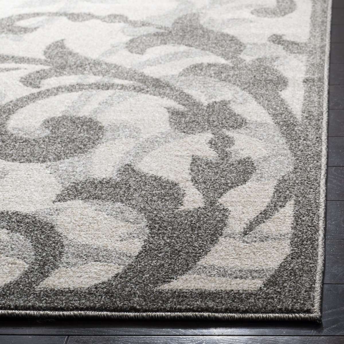 Safavieh's Amherst All-Weather Power Loomed Rug - Stylish Indoors and Outdoors