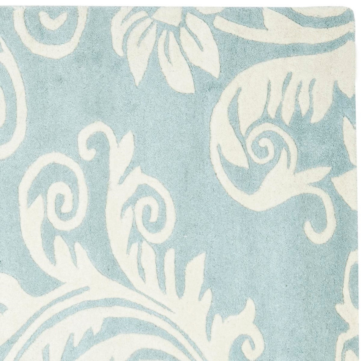 Exquisite Soho Hand-Tufted Area Rug with a Timeless Transitional Design, Ideal for Elegant Homes, Crafted from a Soft Blend of Wool and Viscose