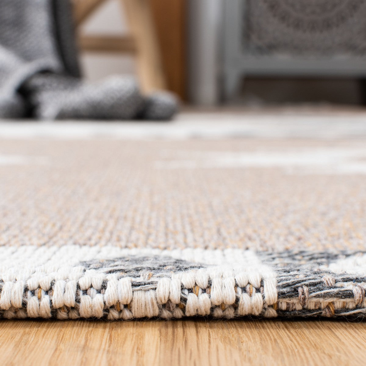 Augustine 400 Luxury Power Loomed Area Rug Made of Premium Cotton Blend, Featuring Durable Construction and Elegant Design for Every Space