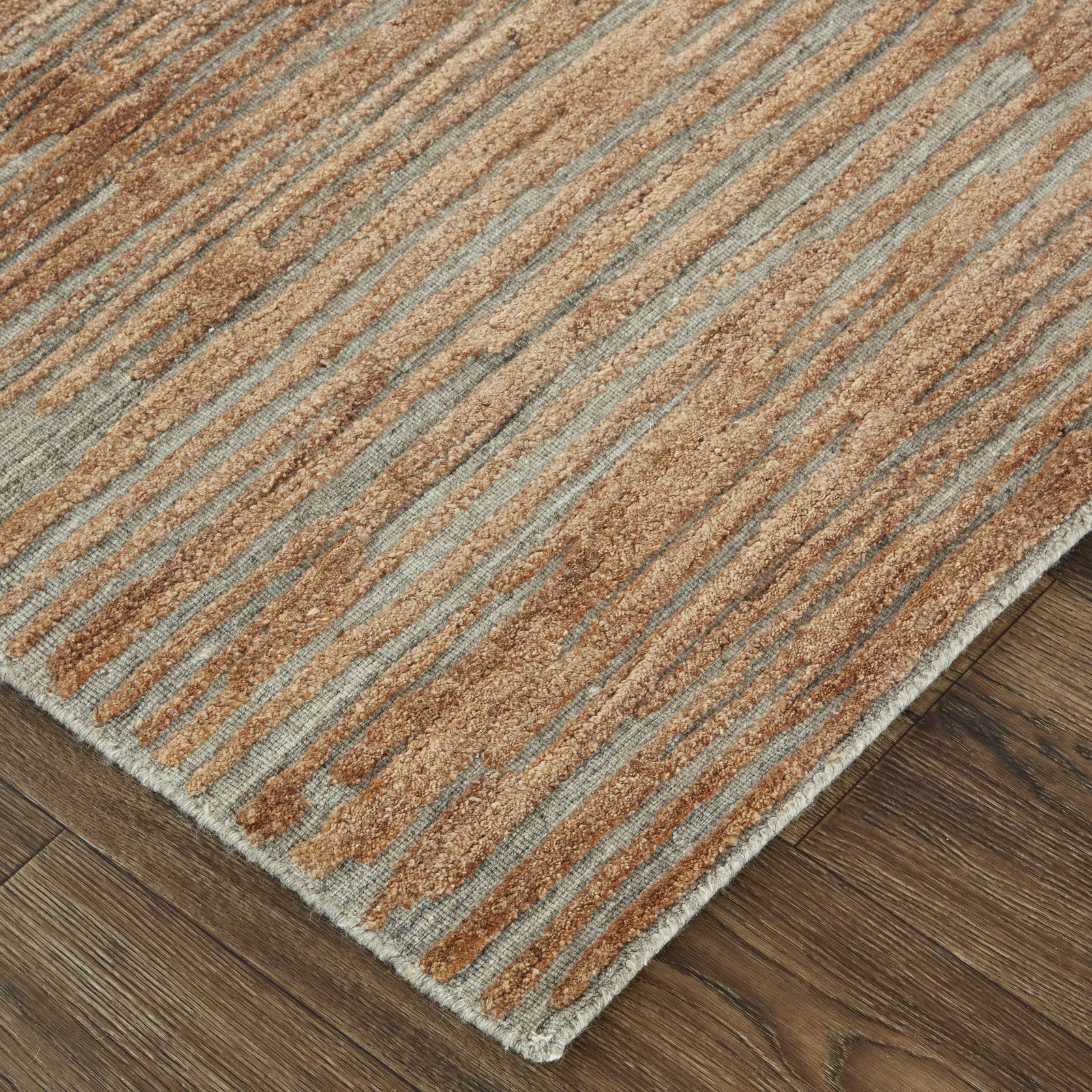 Braeside Luxury Hand-Woven Viscose and Wool Abstract High-Low Pile Floor Rug - Ideal for Adding Sophisticated Style to Any Home Interior