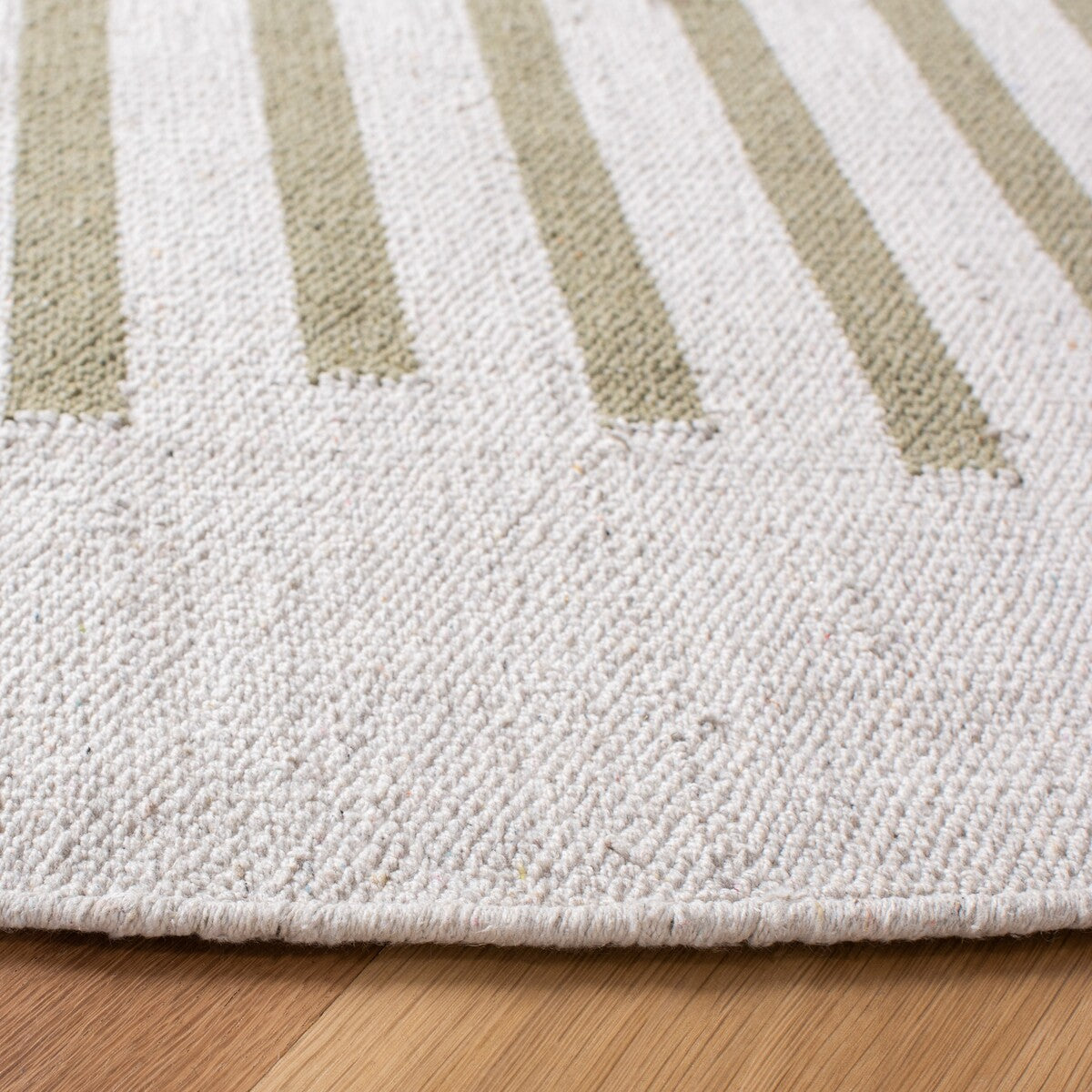 Exquisite Montauk Handmade Woven Cotton Floor Rug with Elegant Design and Soft Texture, Ideal for All Kinds of Home Decor Styles