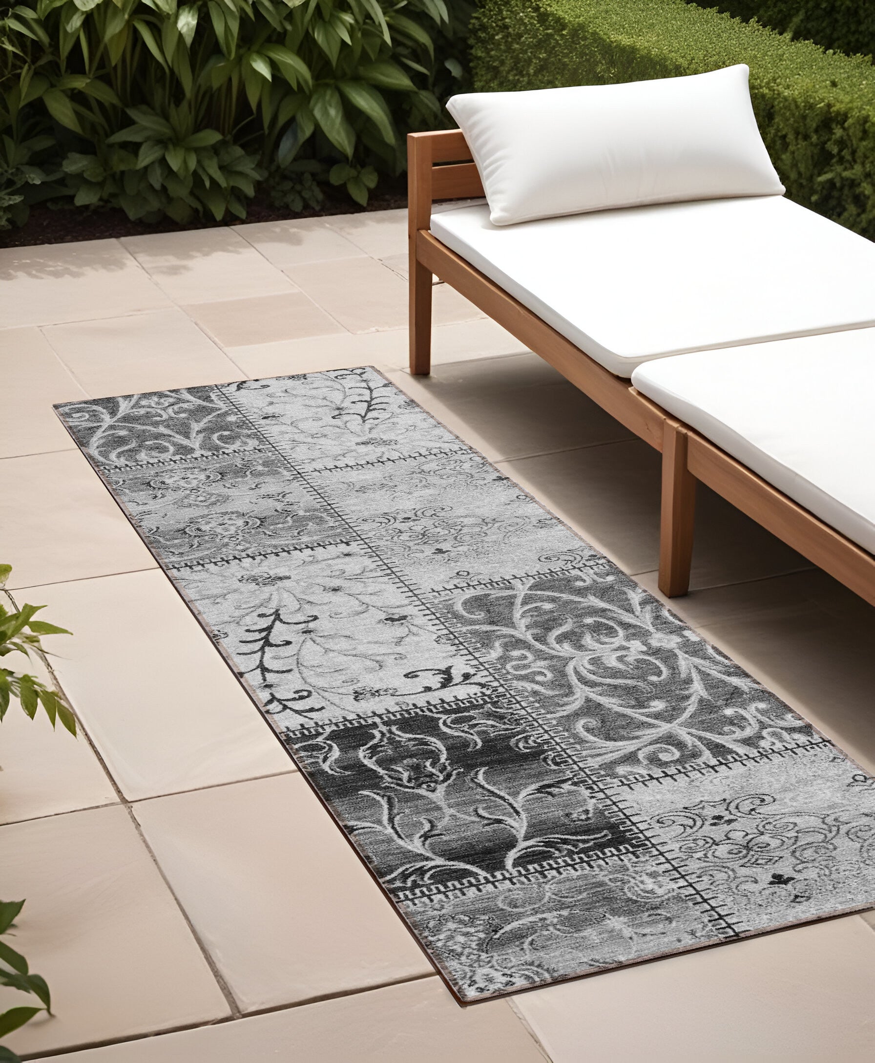 Stylish and Washable Outdoor and Indoor Runner Rug with Patchwork Design for Versatile Use