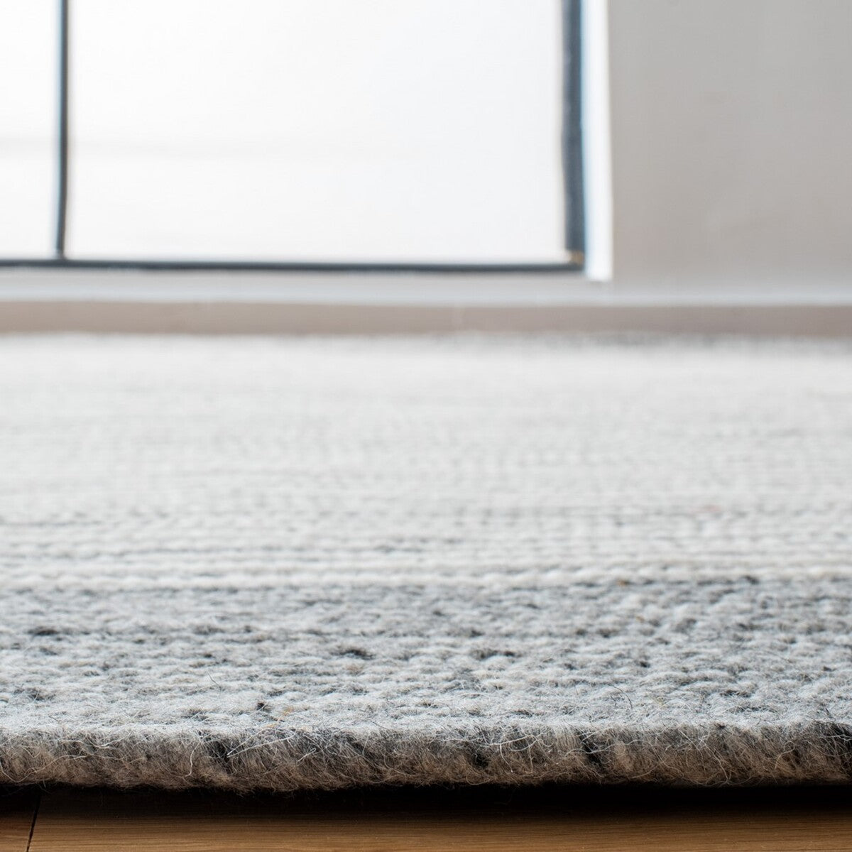 Exquisite Braided Hand - Woven Contemporary Floor Rug Crafted from 60% Wool and 40% Cotton, Perfect for Home Interior Decor