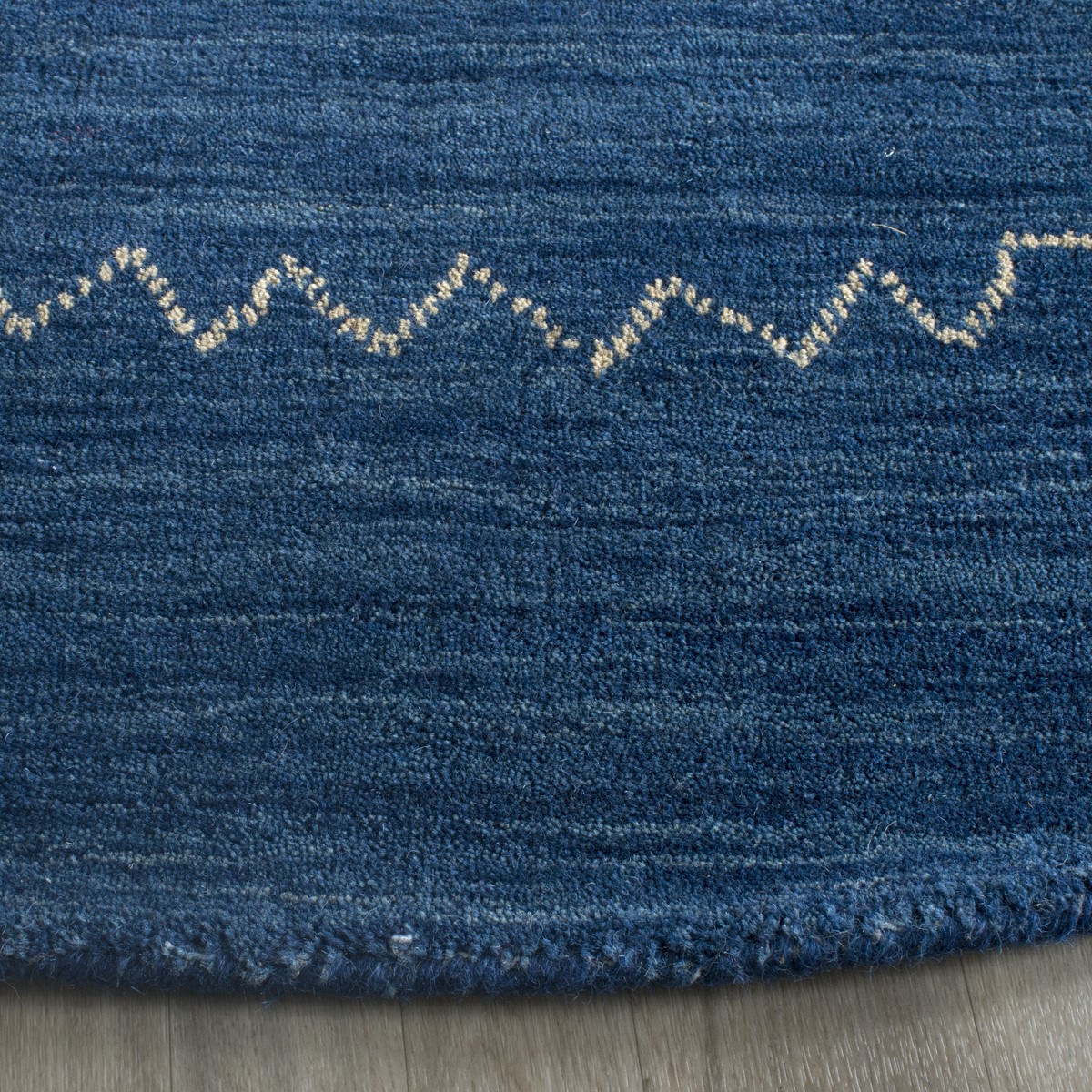 Luxurious Himalaya Hand-Woven Wool Area Rug with Tibetan-Inspired Design for Modern Contemporary Home Decor