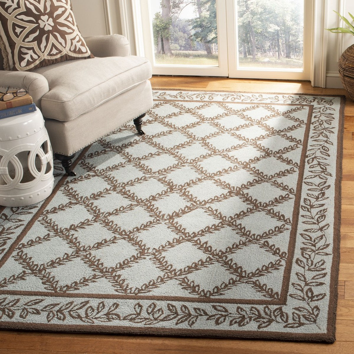 Luxurious Hand-Hooked Wool Pile Area Rug - Exquisite Artisan Craftsmanship for Sophisticated Home Decor