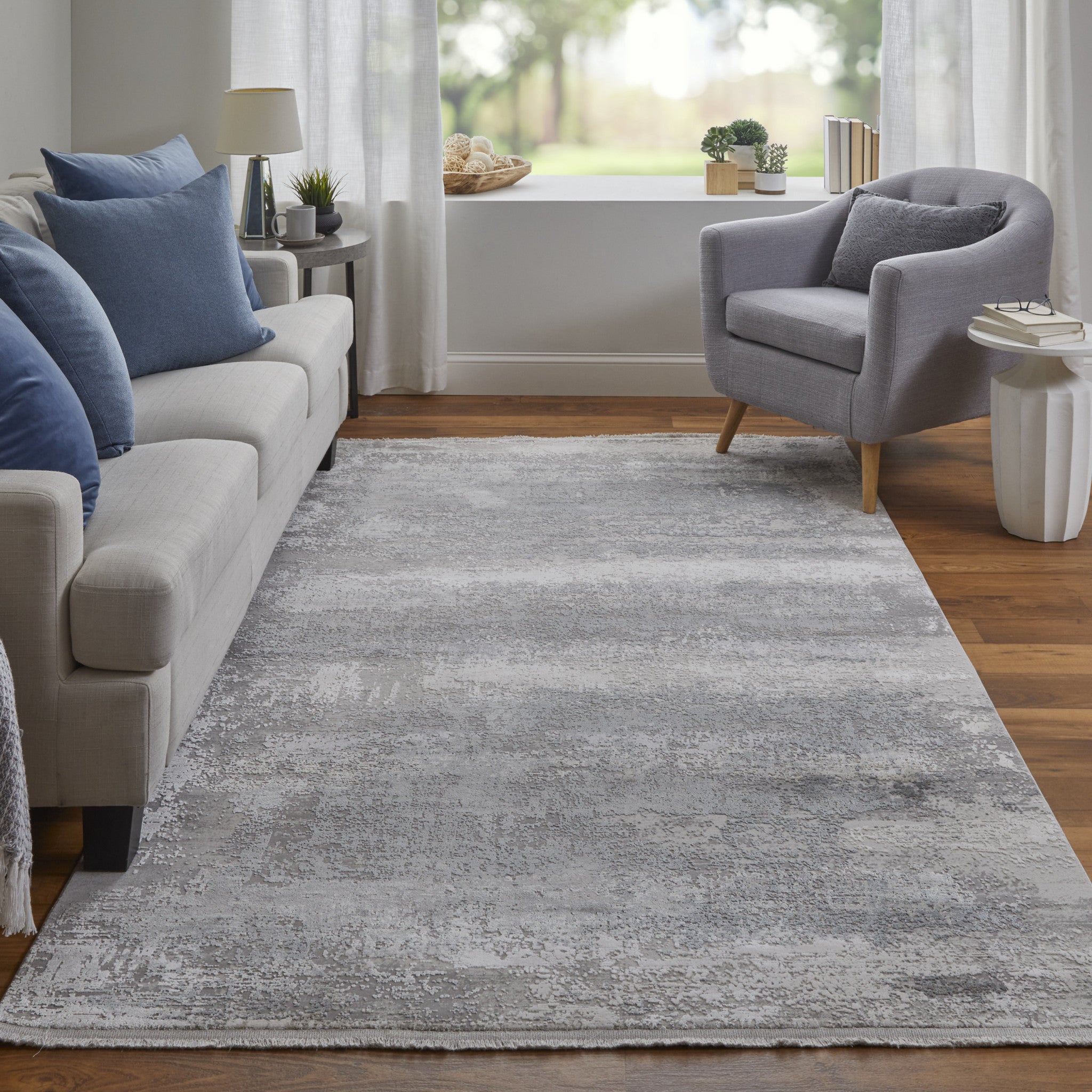 Stylish Power Loom Gray Abstract Area Rug with Fringe for Elegant Home Interior Decor