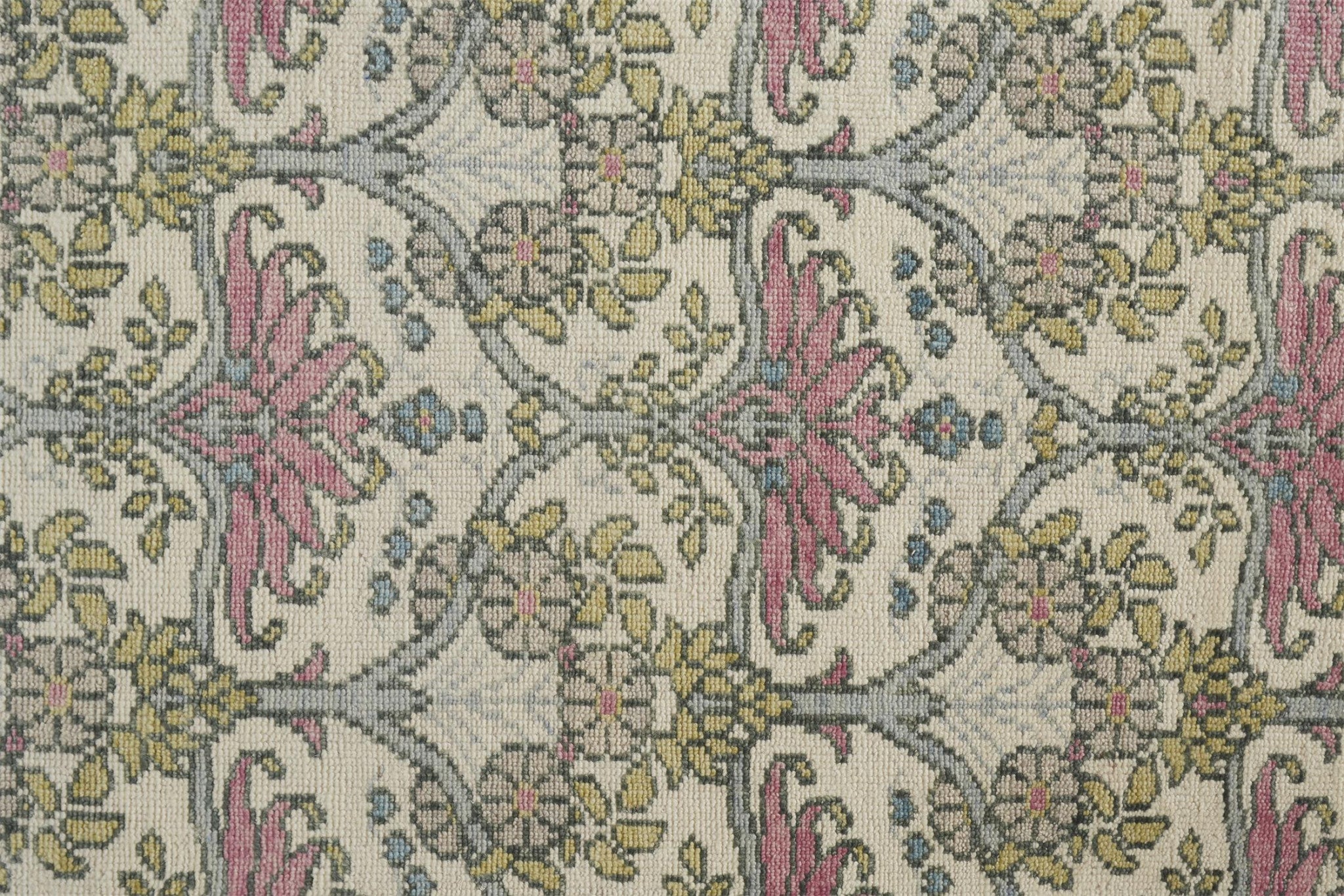 Stylish Hand-Knotted Wool Floral Area Rug with Stain-Resistant Feature, Ideal for Family Living Spaces