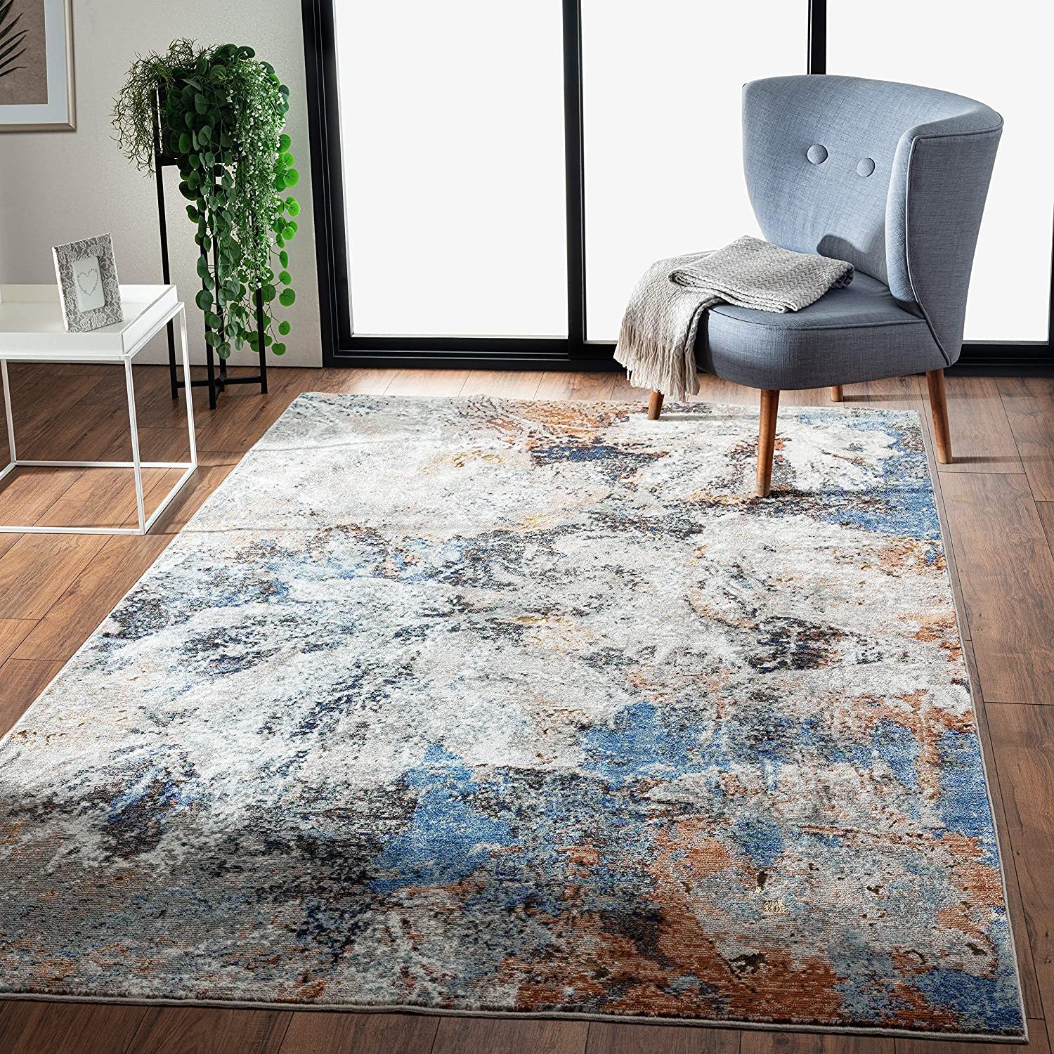 Exquisite Gray Abstract Foliage Indoor Area Rug - A Stunning and Durable Decorative Piece with Effortless Care Features