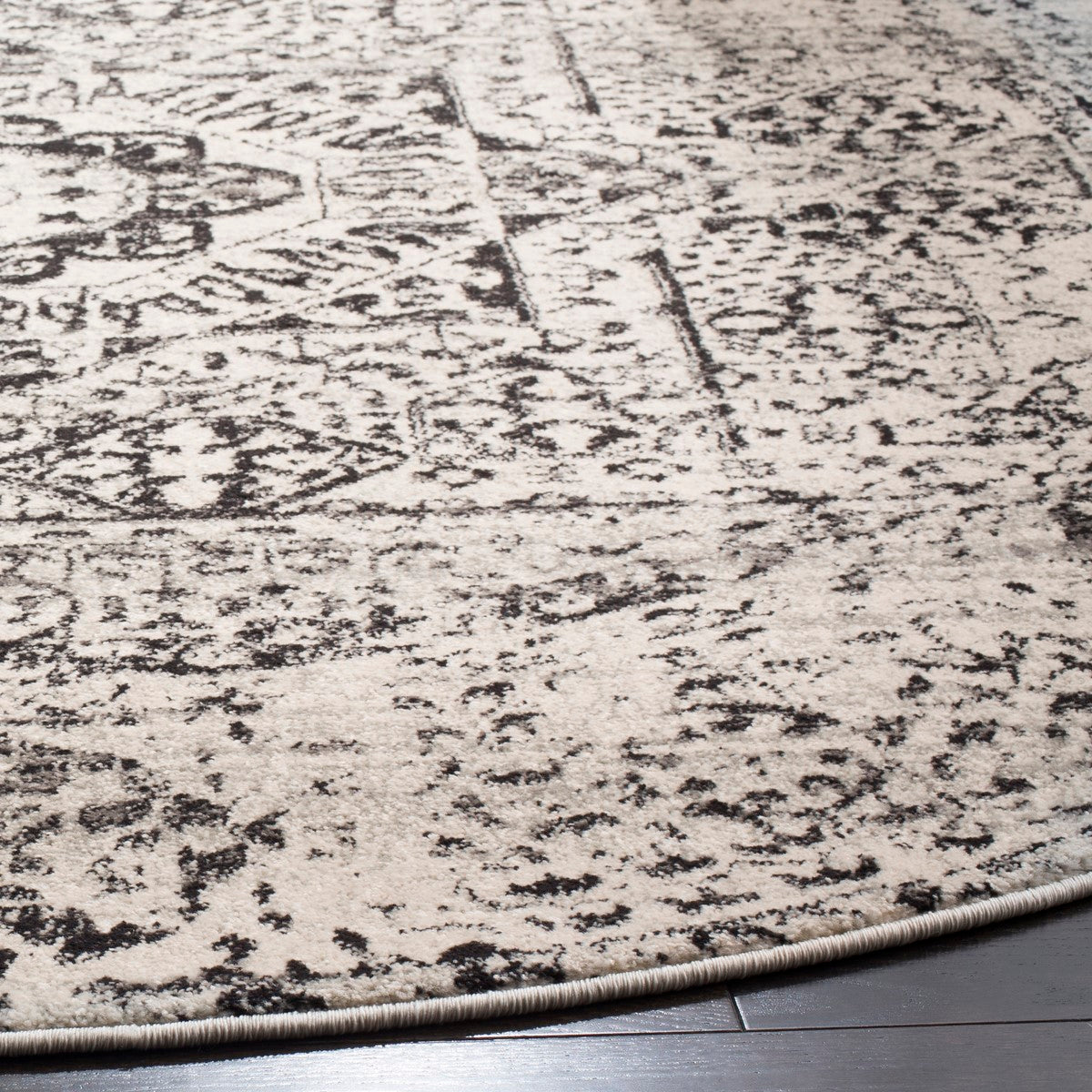 Safavieh Evoke Frieze Rug - Soft, Stylish & Adaptable for Every Home Decor