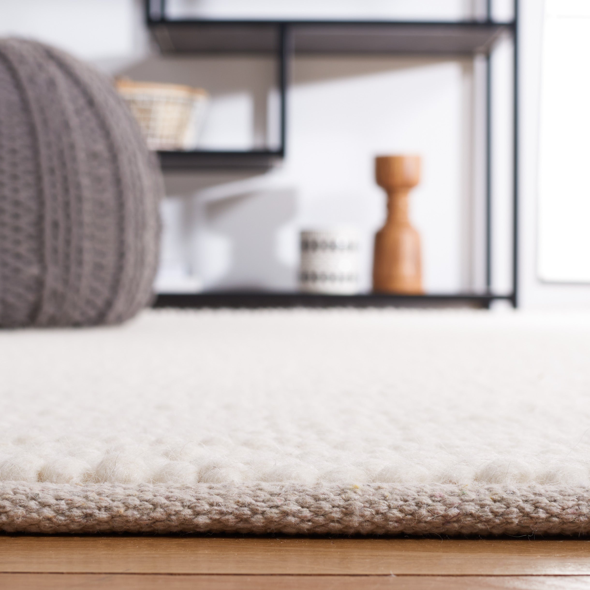 Stylish and Contemporary Natura Handmade Wool and Cotton Area Rug for Decorating Any Living Space