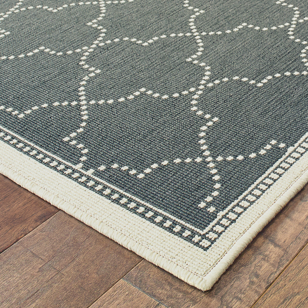 Stylish and Contemporary Outdoor and Indoor Area Rugs with Geometric Design in Stain-Resistant Polypropylene Fabric for Patio and Living Spaces
