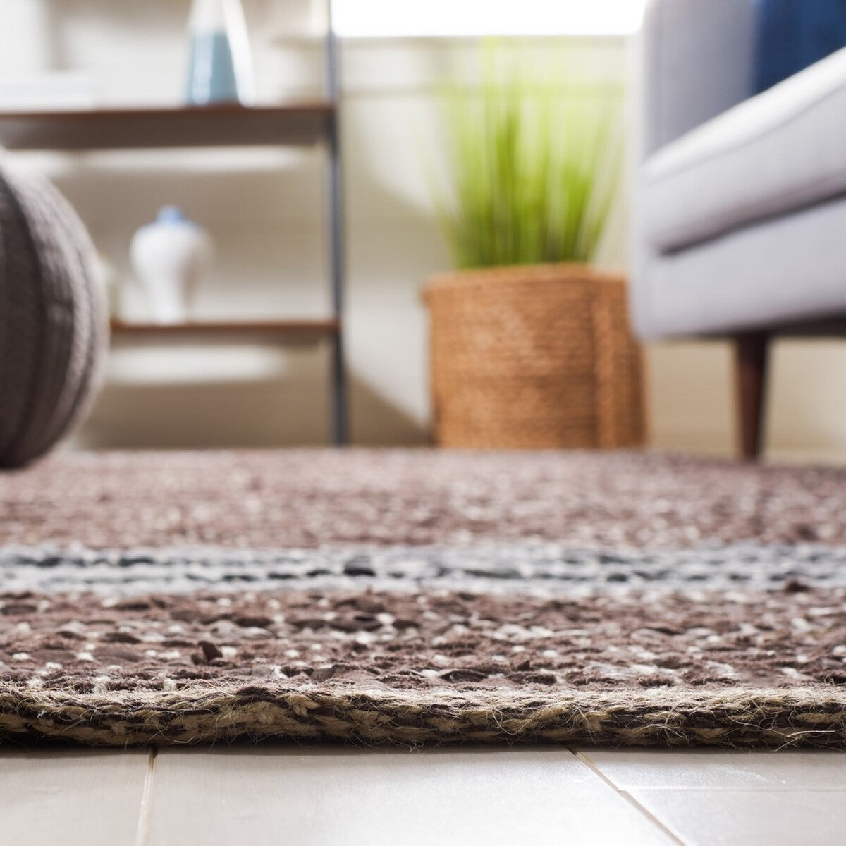 Exquisite Vintage Hand - Crafted Woven Leather Area Rug - Featuring a Luxurious 85% Leather Blend and a Distinctive Texture for Sophisticated Spaces
