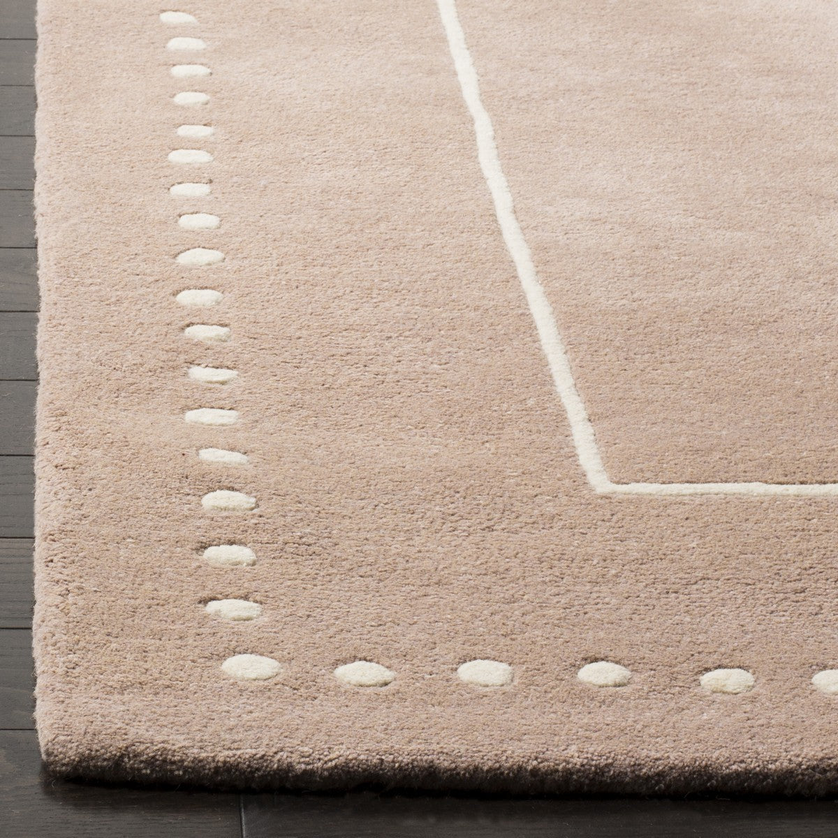 Bella Hand-Tufted Luxury Wool Area Rug: Immerse in Global Design Inspirations with Striking Patterns and Long - lasting Durability