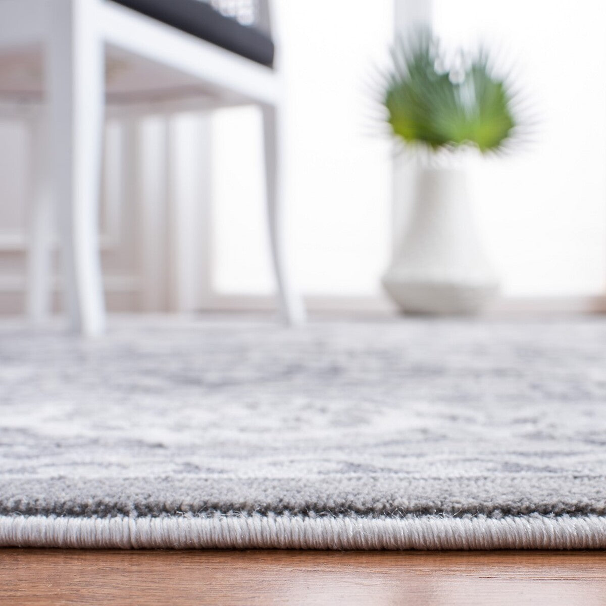 Alhambra 600 Durable Power Loomed Area Rug - 60% Polypropylene for Stunning Home Decor