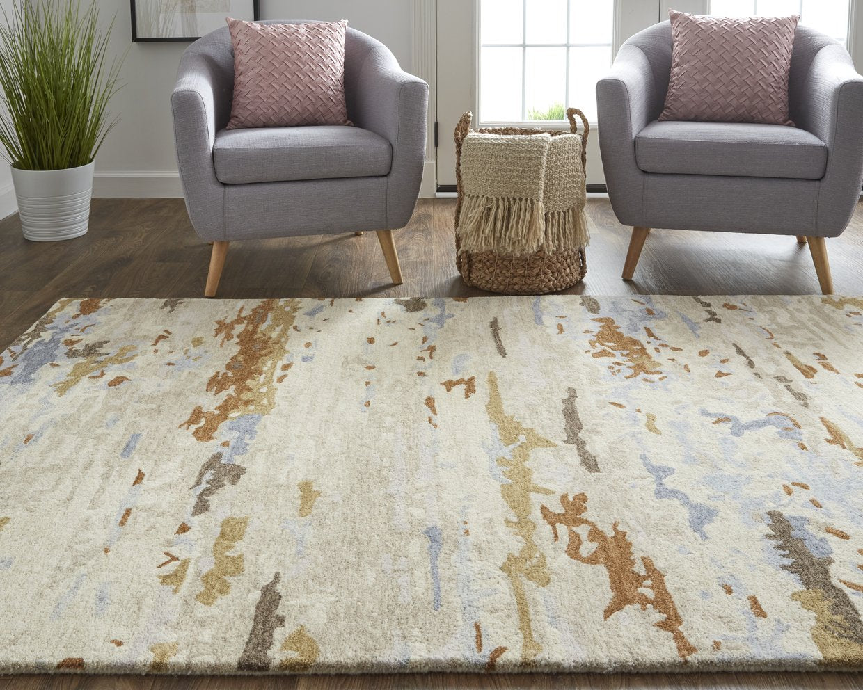 Everley Hand-Tufted Wool Rug: Modern Abstract Design in Rich Colors for Contemporary Homes