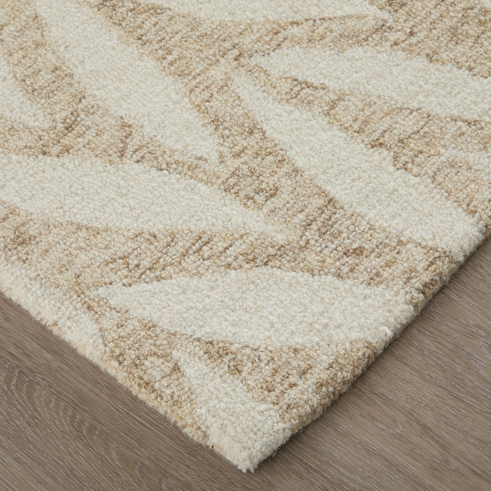 Wallace Hand-Tufted Indian Wool Rug - Durable Floral & Botanical Design for Modern Homes