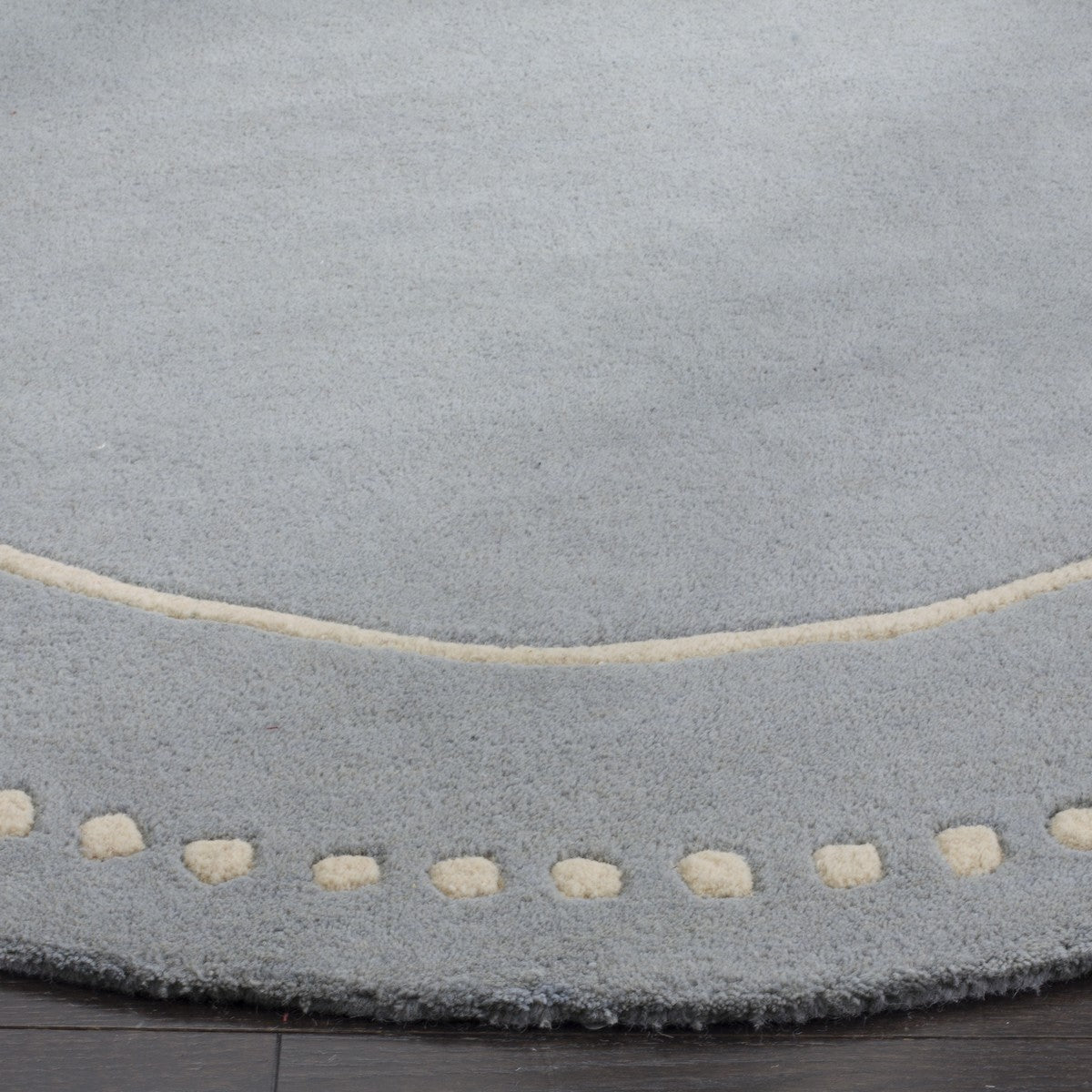 Exquisitely Designed Hand-Tufted Indian Wool Rug with 8mm Luxurious Pile
