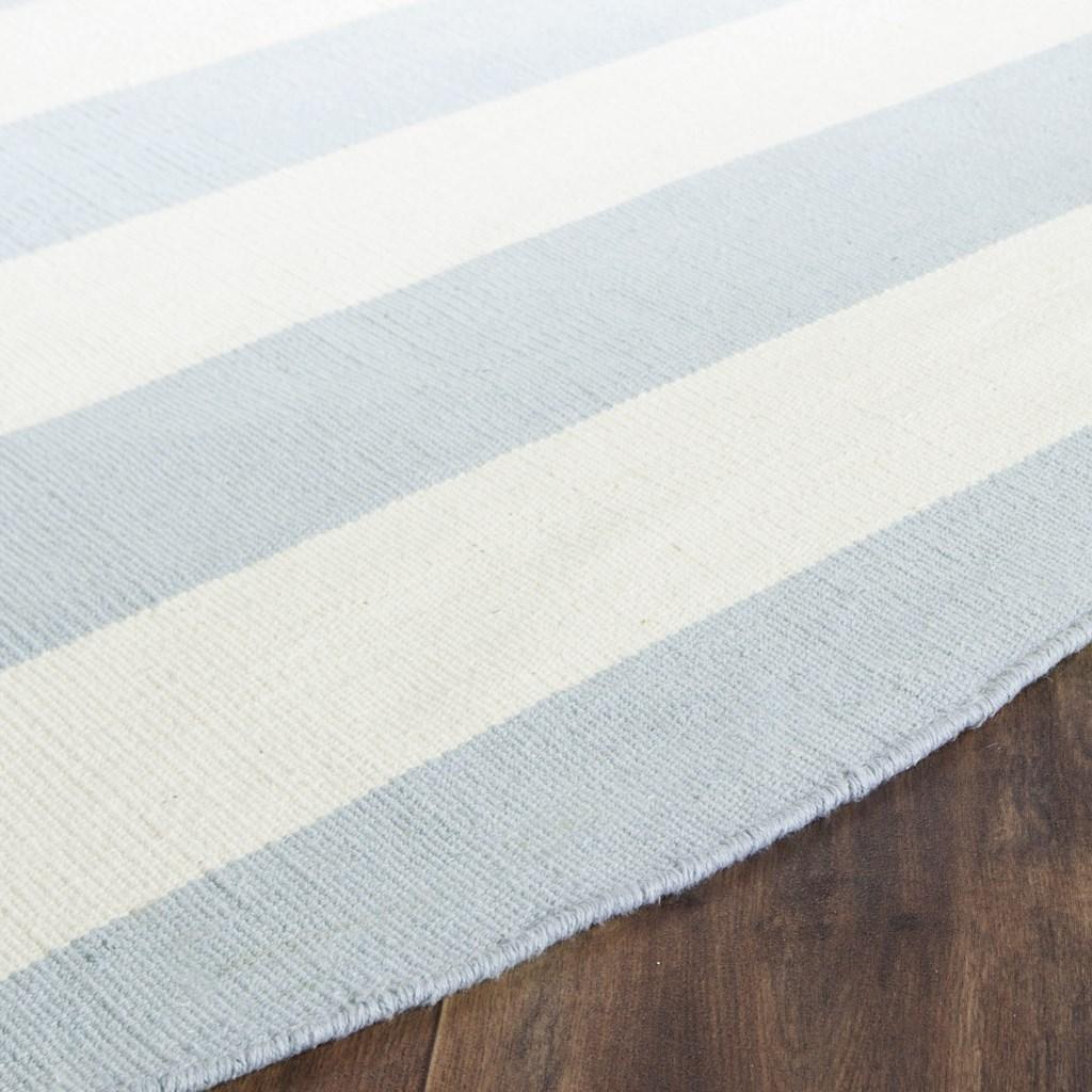Luxurious Hand-Woven Indian Cotton Rug for Timeless Home Decor