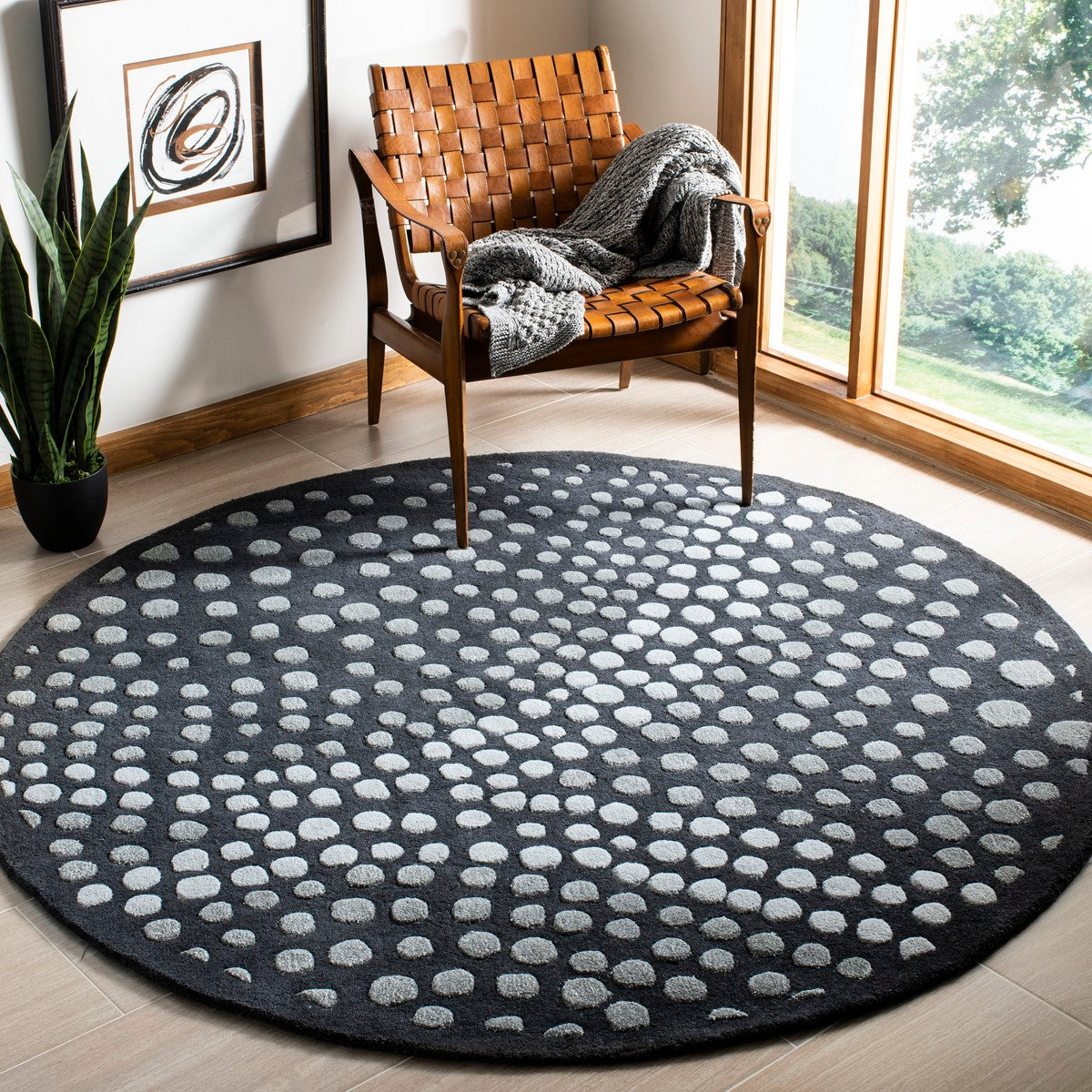 Elegant Hand - Tufted Soho Rug for Both Modern and Traditional Home Decor