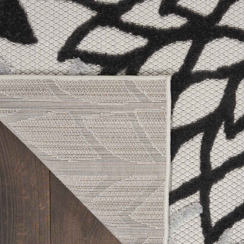 Stunning Indoor-Outdoor Floral Area Rug with Black and White Design for Modern Interiors