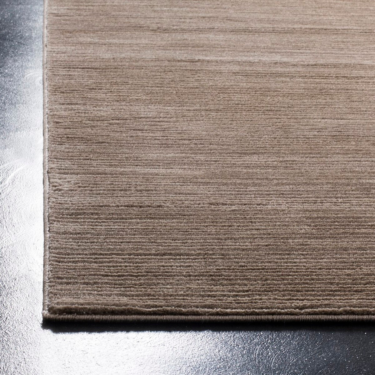 Elegant Vision 606 Flat Weave Area Rug Crafted from a Durable Blend of Polypropylene and Polyester for Home Decor