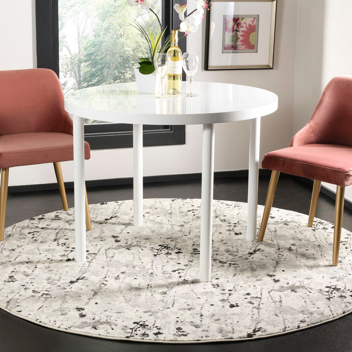 Exquisite Power Loomed Area Rug - Luxurious Feel, Durable Materials for Sophisticated Spaces
