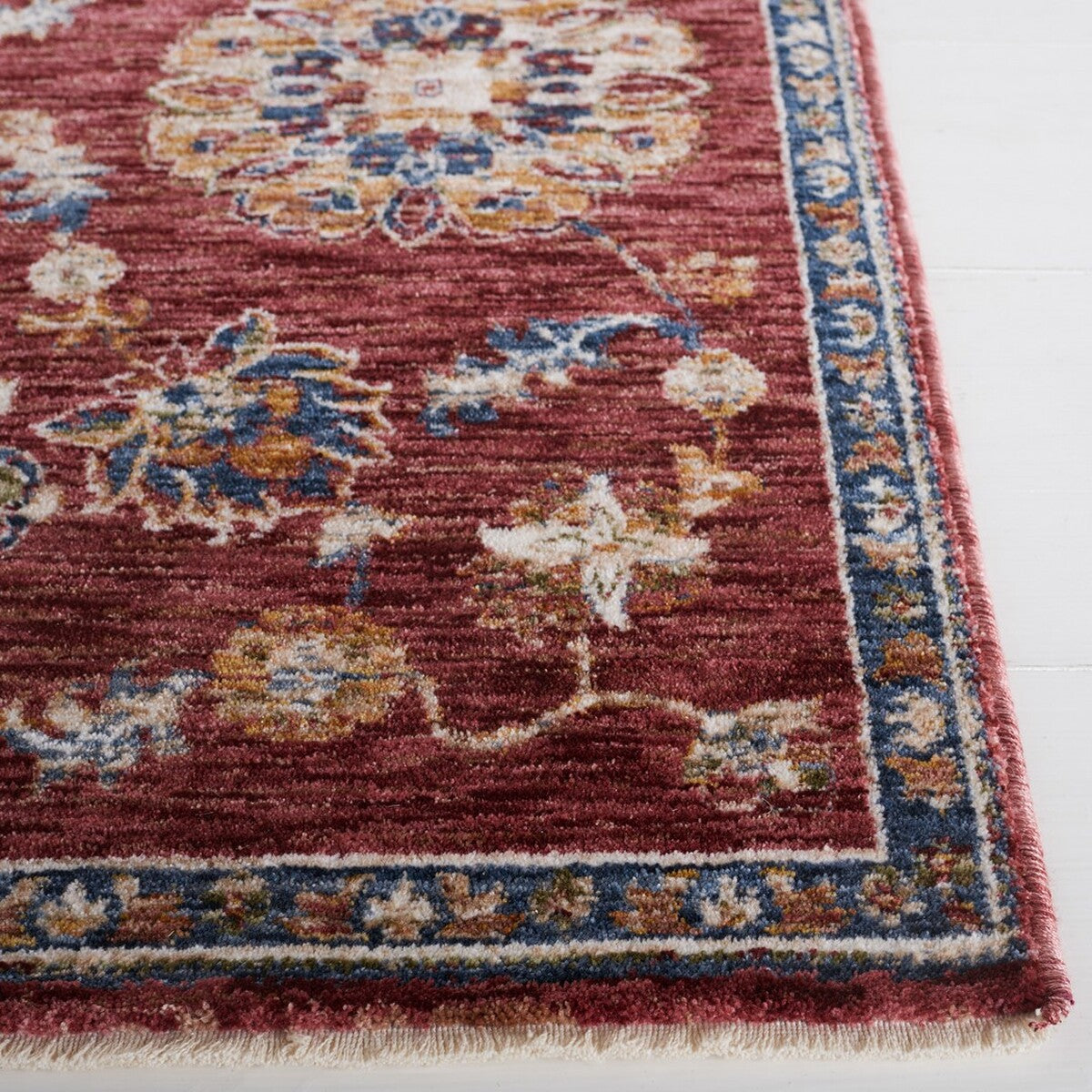 Heirloom 718 Luxury Power-Loomed Polyester Pile Rug for Classic Home Decor