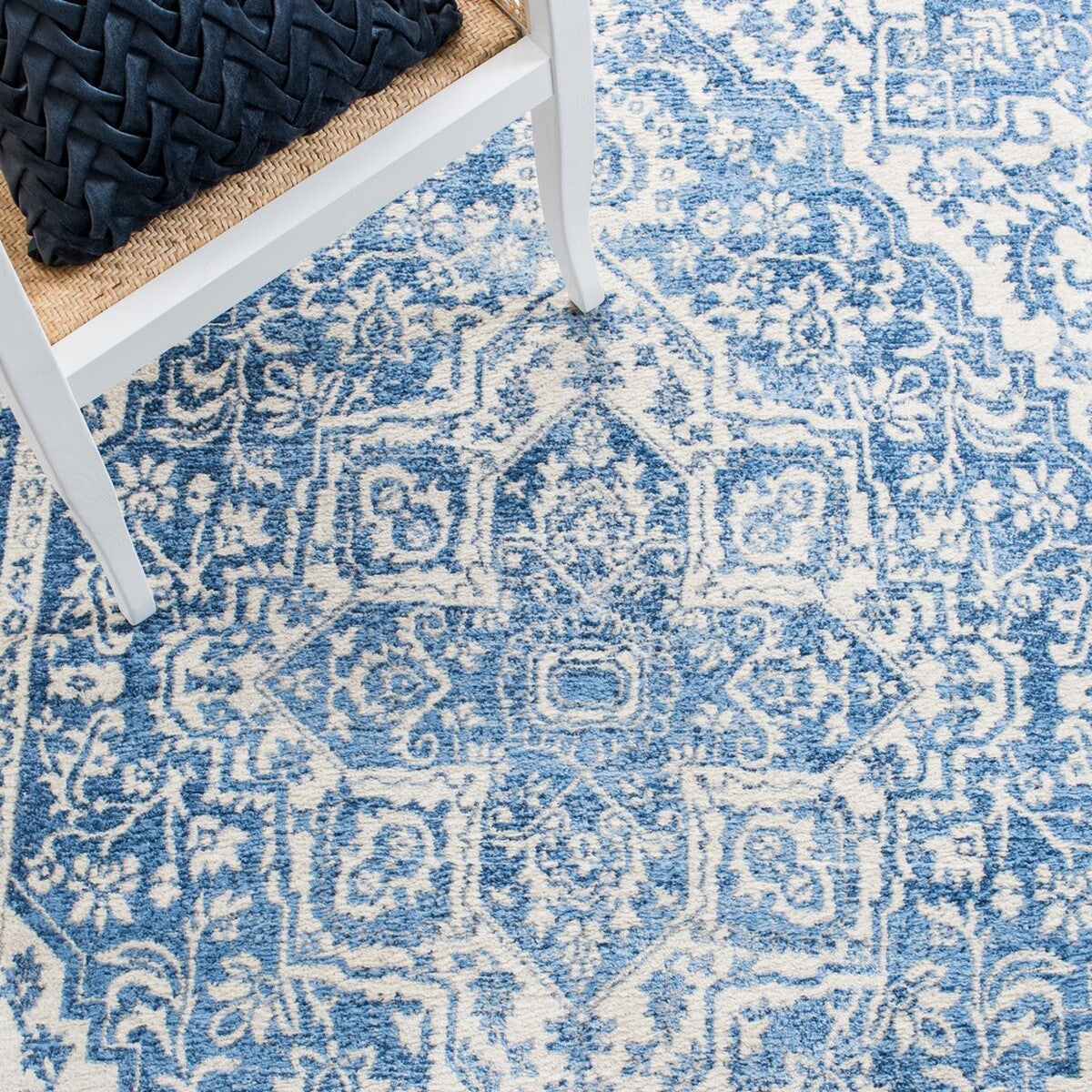 Brentwood Power Loomed Traditional Floor Rug - Beautifully Crafted with 60% Polypropylene and 40% Jute, Originating from Turkey