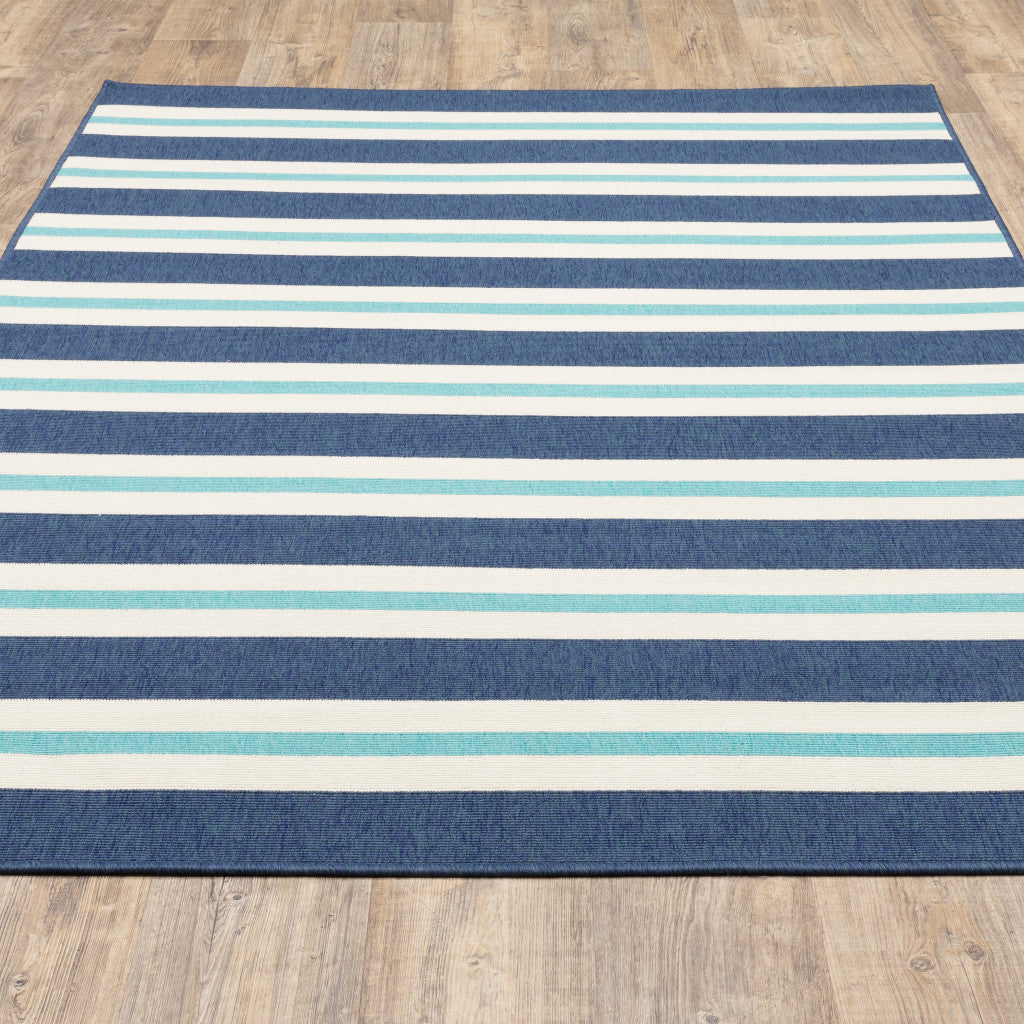 Stylish Geometric Indoor-Outdoor Area Rug with Stain Resistance, Ideal for Family Homes with Kids and Pets