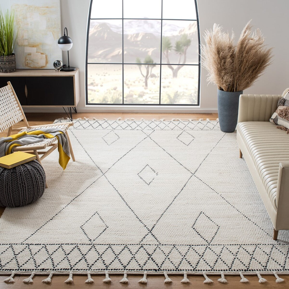 100% Wool Hand-Woven Pile Rug with Bohemian Flair for Cosy Home Decor
