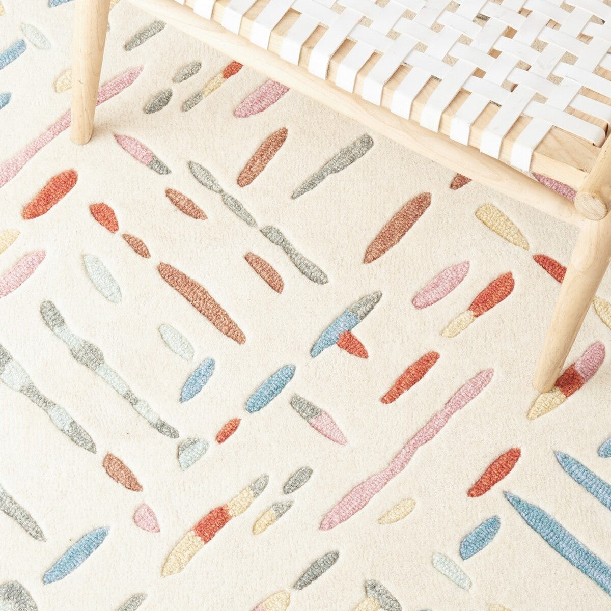 Luxurious and Durable Metro Hand-Tufted Wool and Cotton Area Rug for Elegant Rooms