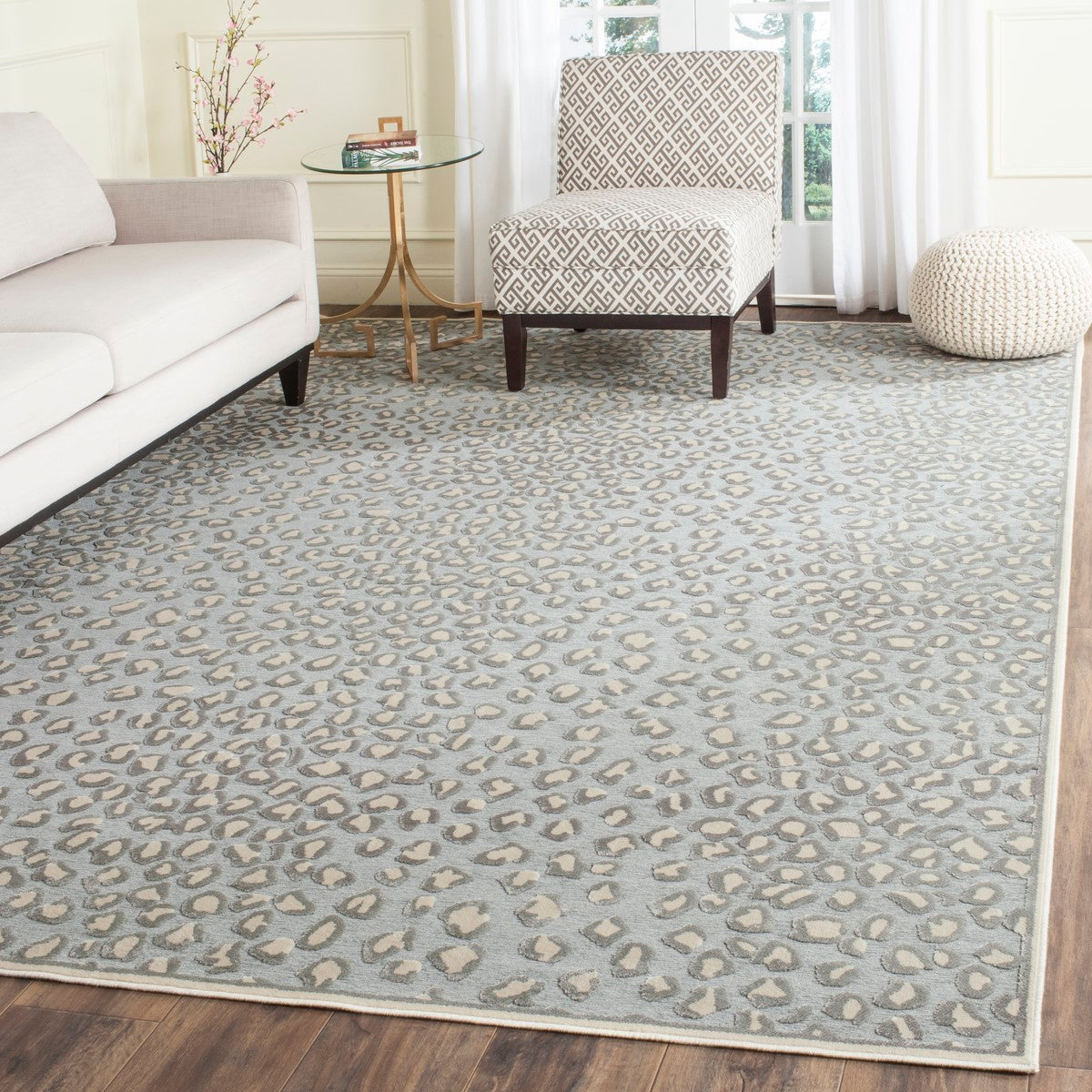 Luxurious Paradise Viscose Pile Rug: Enhance Your Space with Style and Comfort