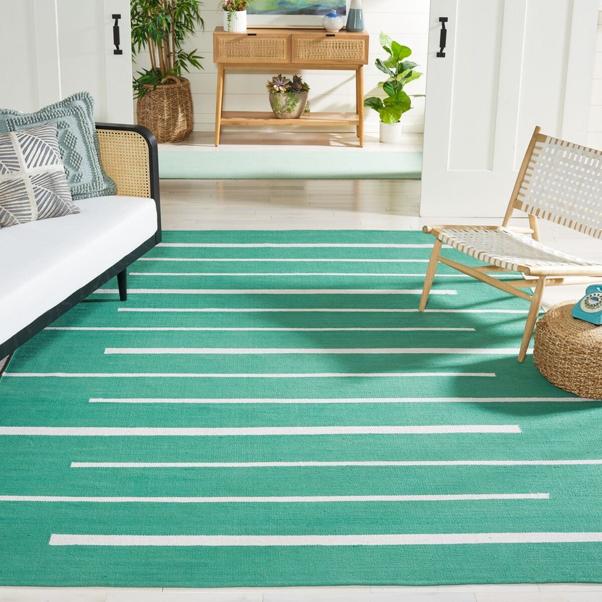 Exquisitely Hand - Woven Montauk Cotton Rug: A Stylish and Durable Addition to Enhance Any Home Interior Decor
