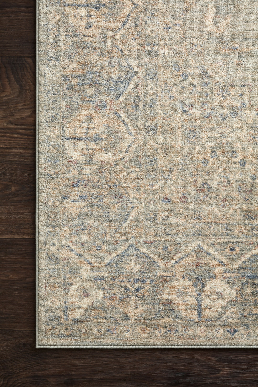 Revere Polyester Power-Loomed Traditional Rug with Antique-Inspired Design for Classic Elegance