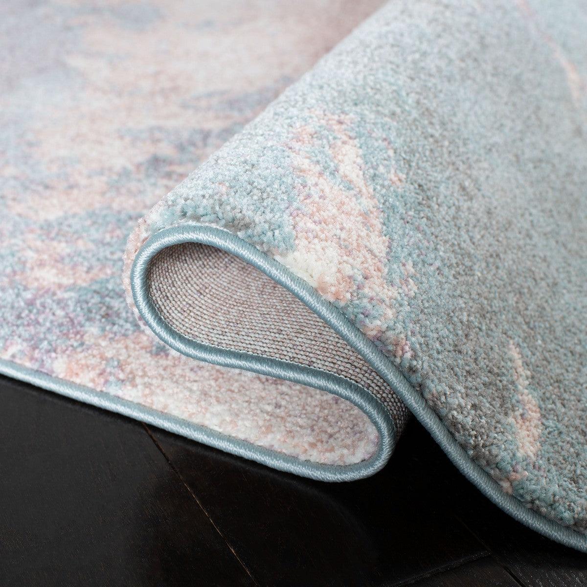 Luxurious Power Loomed Glacier Contemporary Rug - 100% Polypropylene with Durable Latex Backing