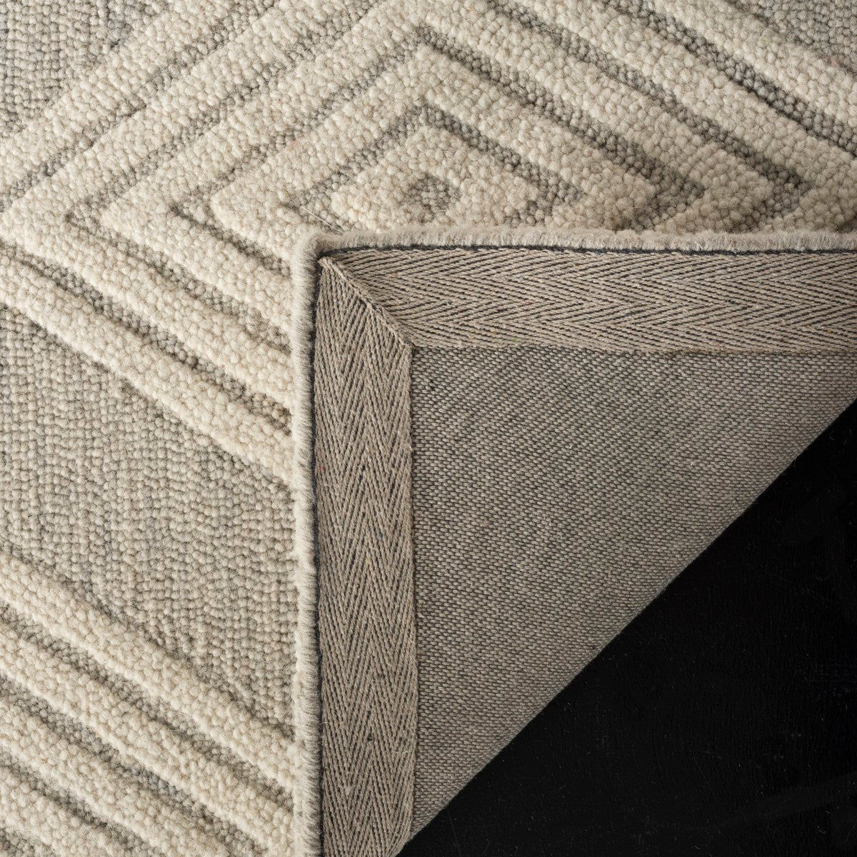 Safavieh Luxury Hand - Tufted Blossom Wool Pile Area Rug for Exquisite Home Decor