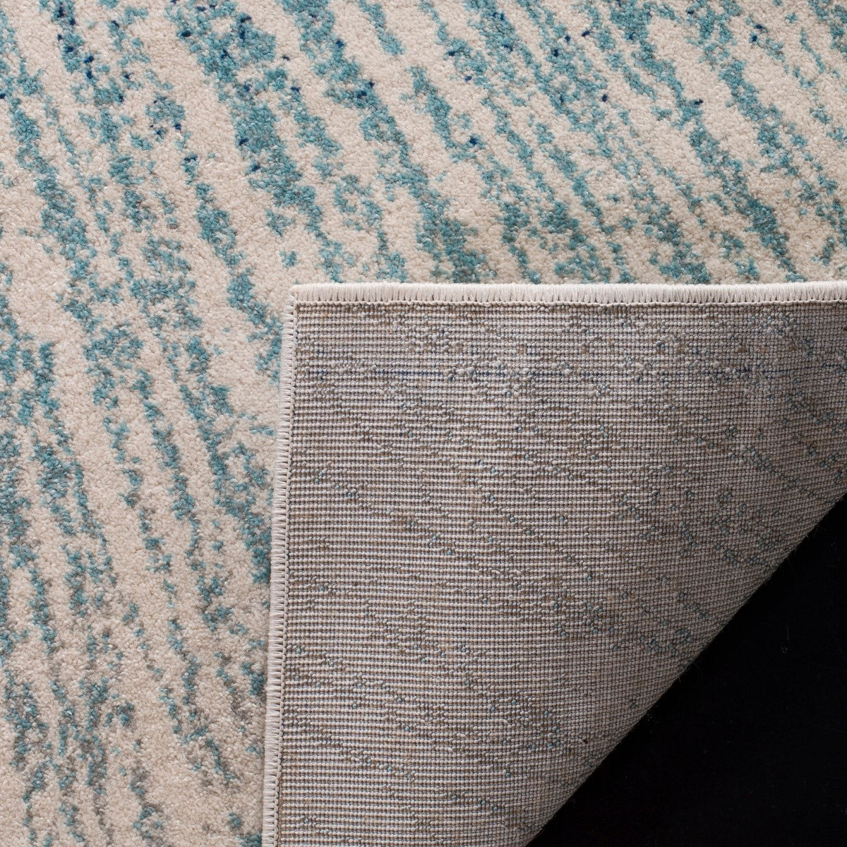 Safavieh Evoke Power Loomed Exquisite Frieze Rug - Contemporary Fashion Design, Sumptuously Soft, and Effortless to Maintain