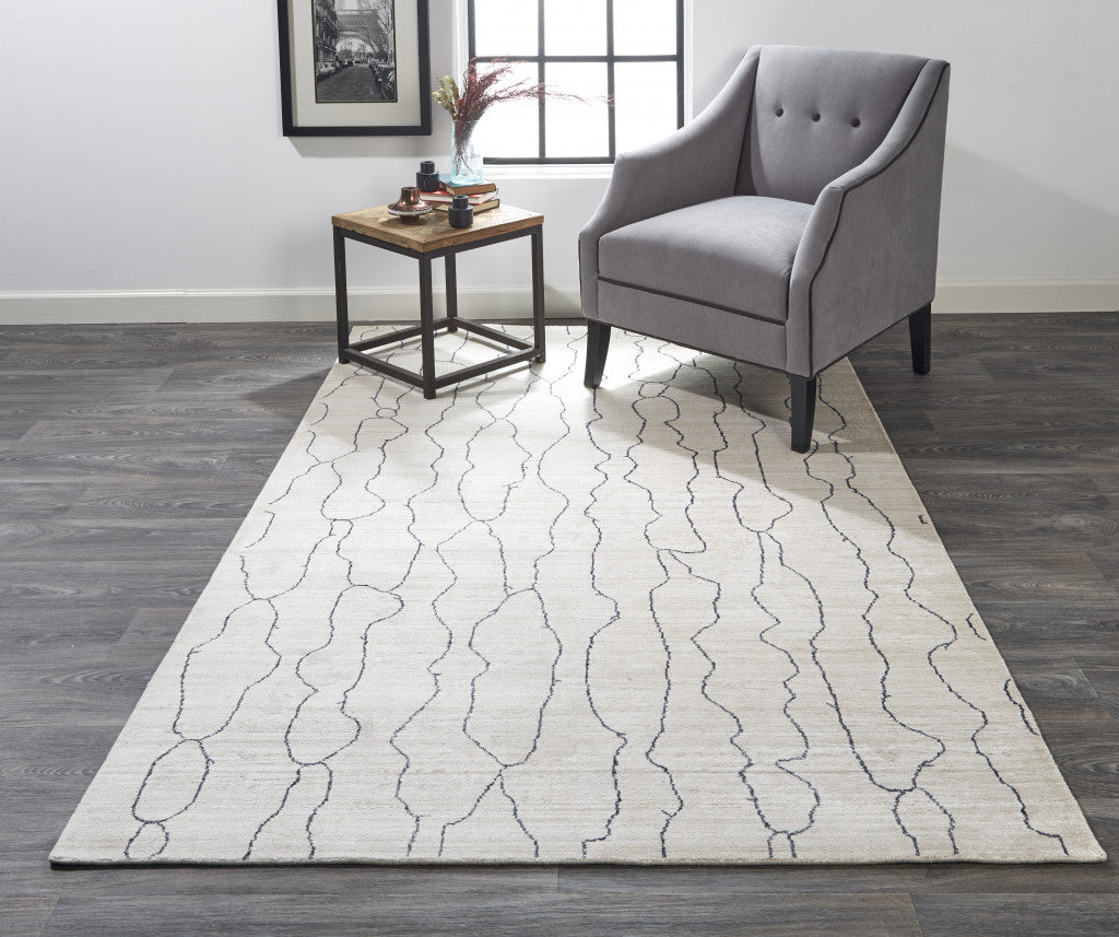 Exquisite Hand-Woven Gray and Ivory Abstract Area Rug for Stylish Home Decor