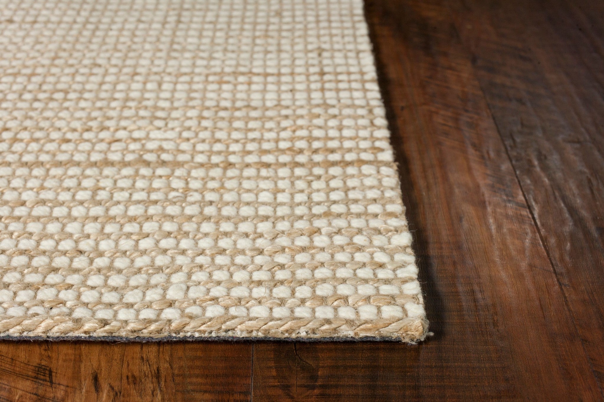 Exquisite Hand-Woven Jute and Wool Area Rug for Contemporary Spaces - Natural Look, Cotton Backing, Indian Crafted