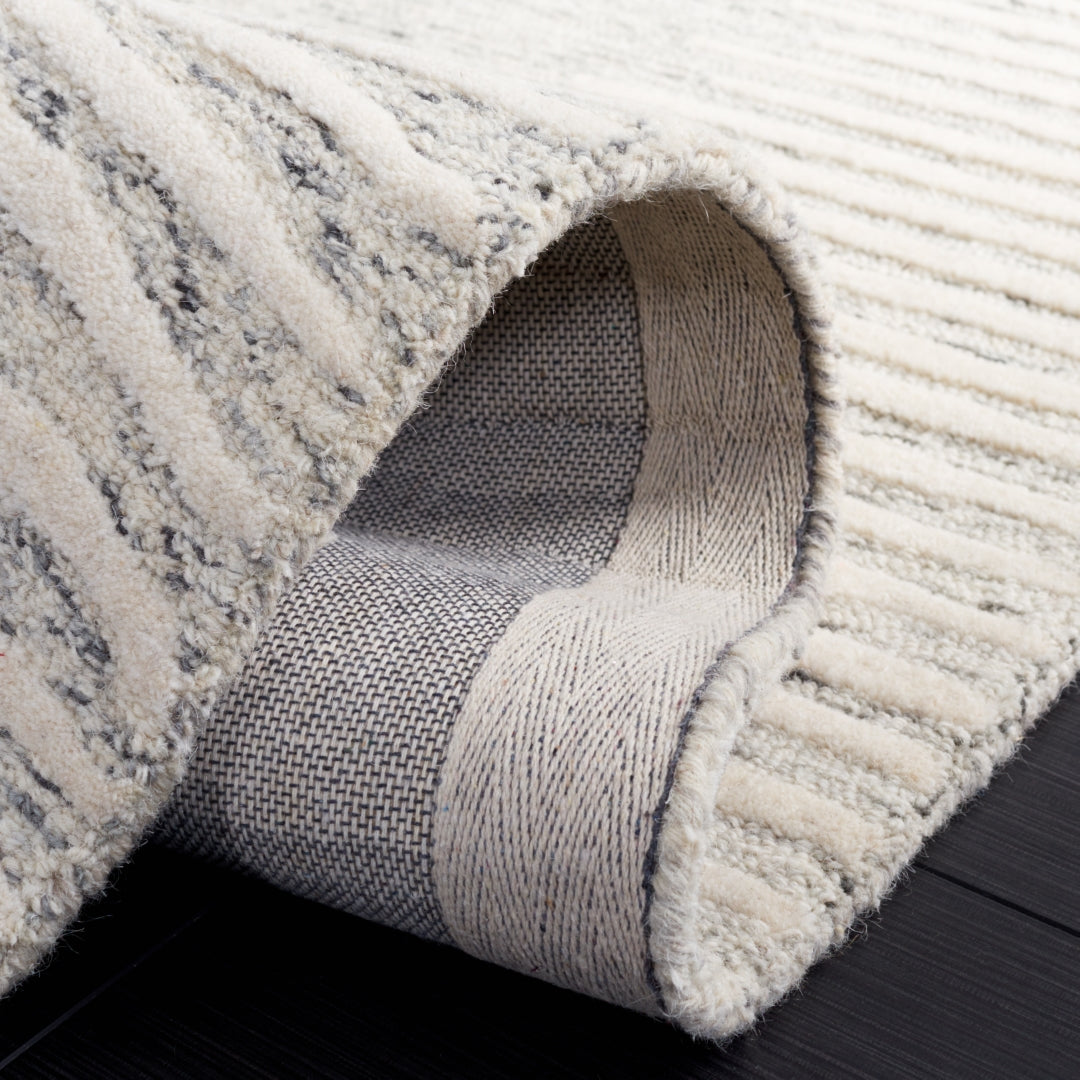 Stylish and Durable Hand-Tufted Wool & Cotton Abstract Rug for Elegant Home Decor