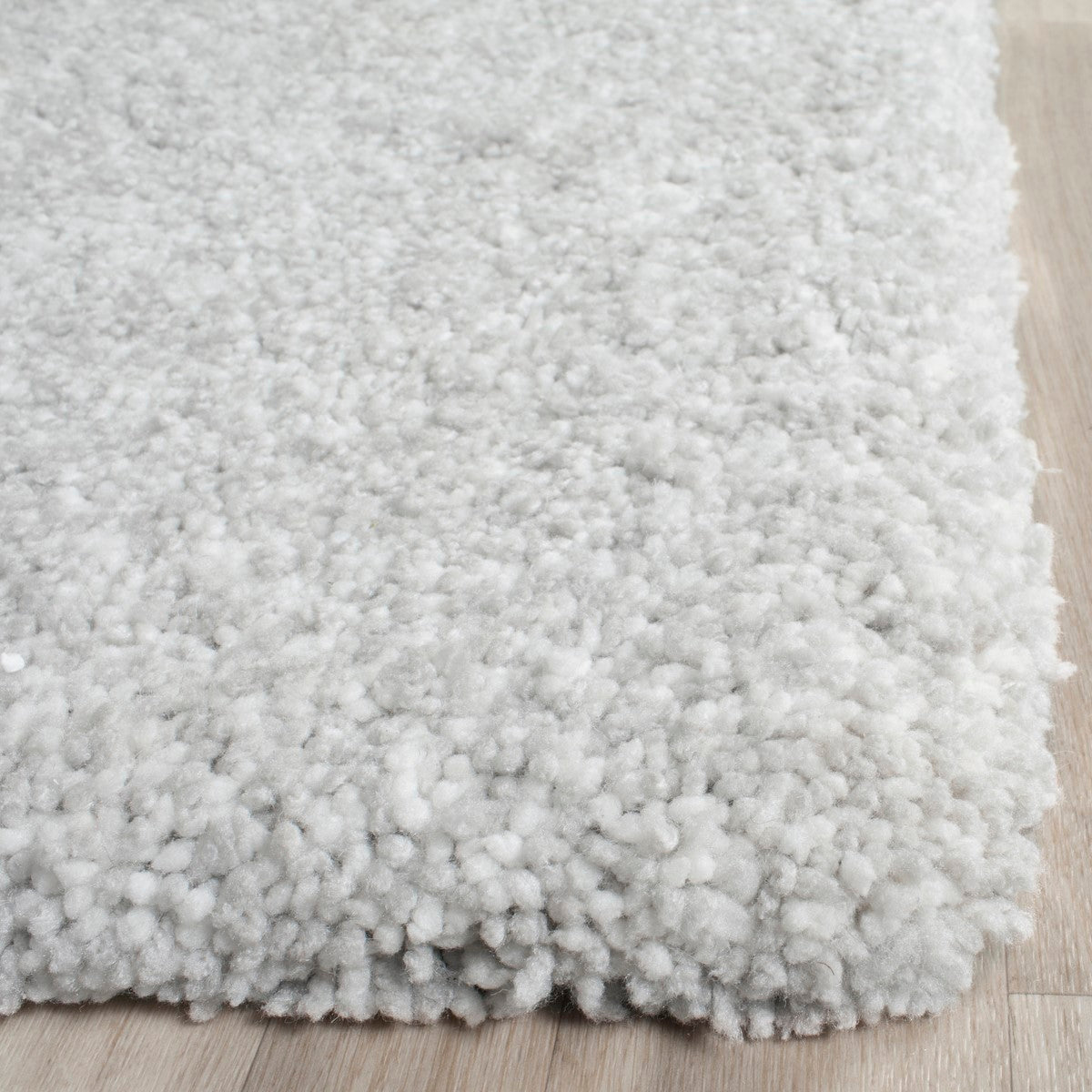 Safavieh Ultimate Hand-Tufted Shag Area Rug - Offering Luxurious Comfort, Textured Warmth, and Hassle-Free Maintenance for Contemporary Modern Homes