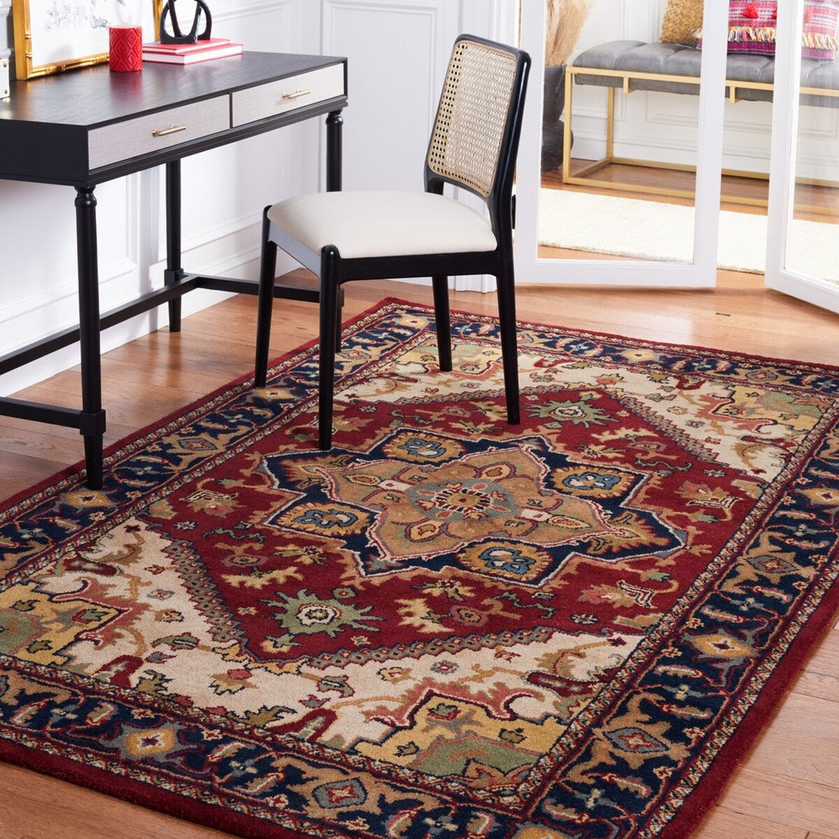 Luxurious Heritage Wool Pile Rug with Hand - Tufted Exquisite Craftsmanship for Timeless Beauty